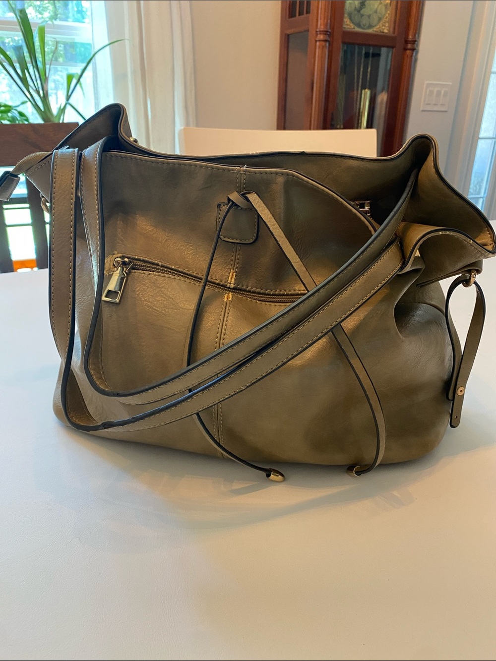Olive Green Leather Shoulder Bag with Exterior Zip Pocket